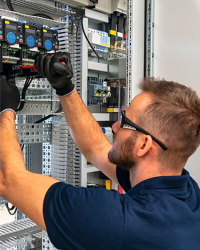 Vkay Mobiles doorstep repair technician